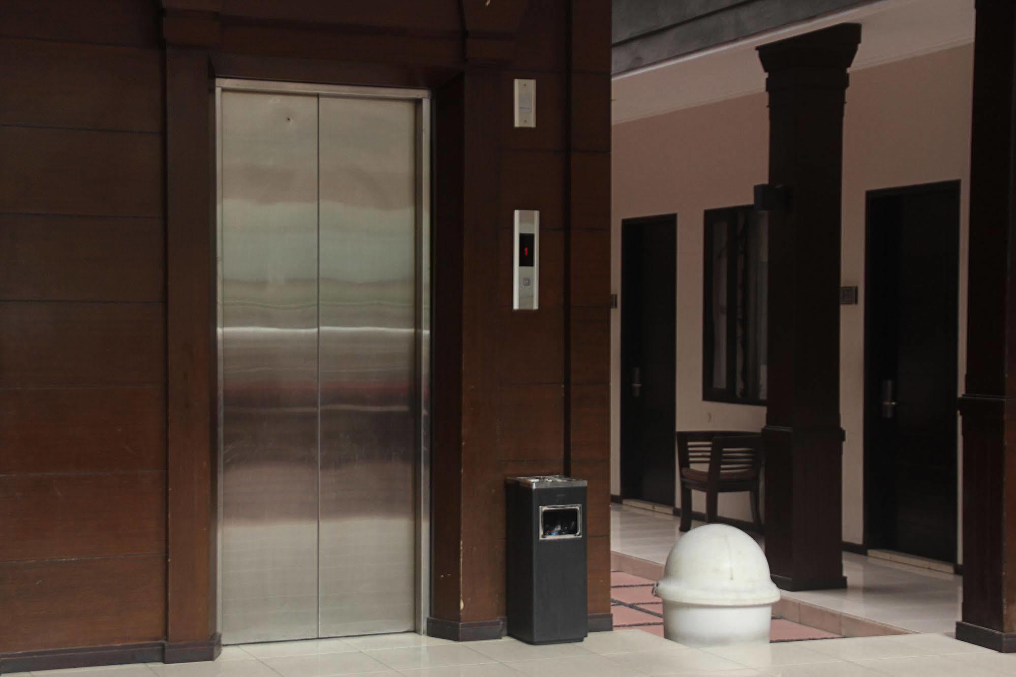 Zen Rooms Grand Hotel Lembang Eksteriør billede